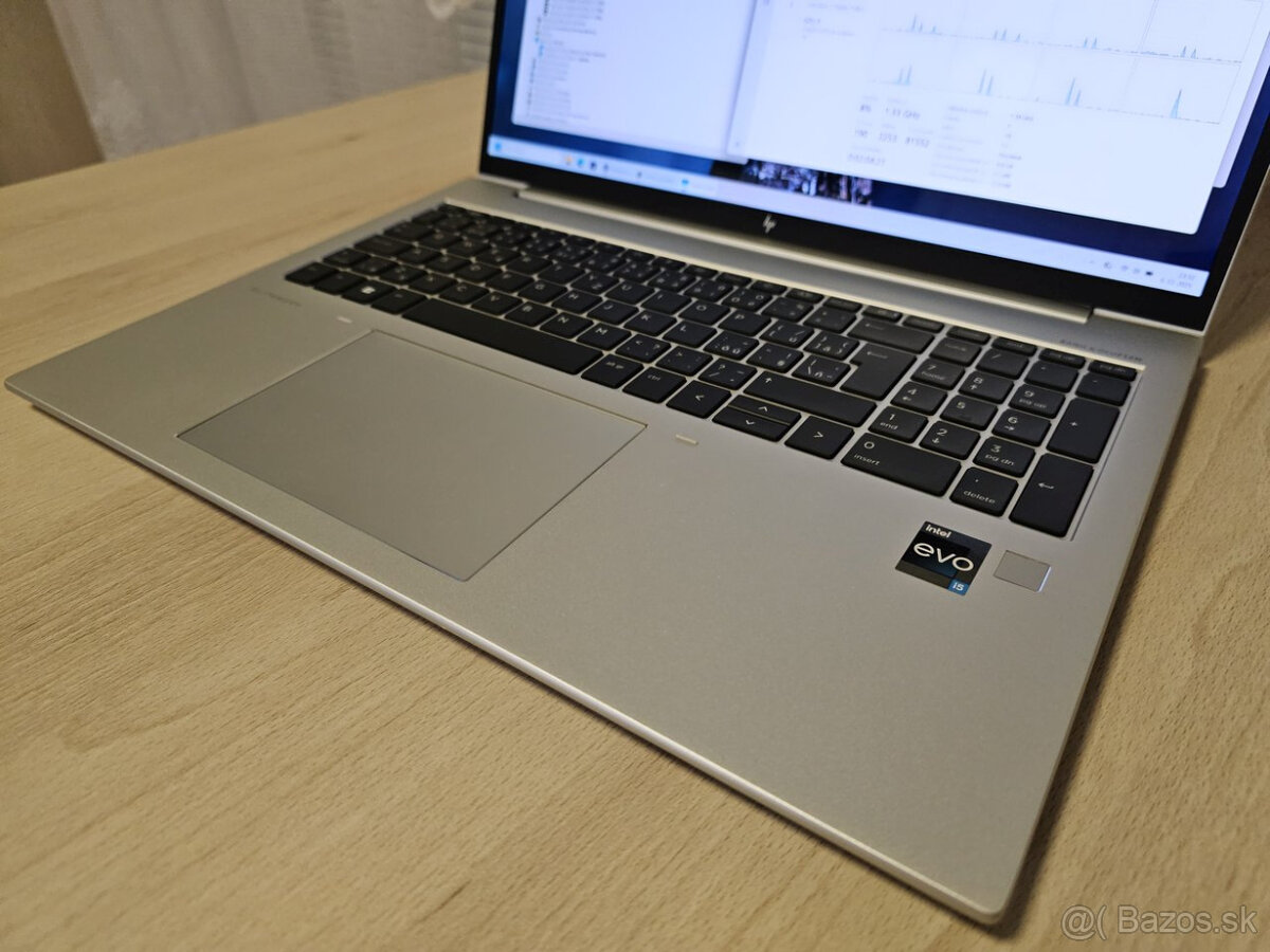 HP EliteBook 860 G10 64GB RAM/512GB SSD/16" OLED 120Hz - 4