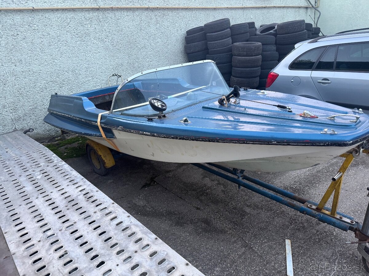 Laminatovy čln Weedo GT - 4