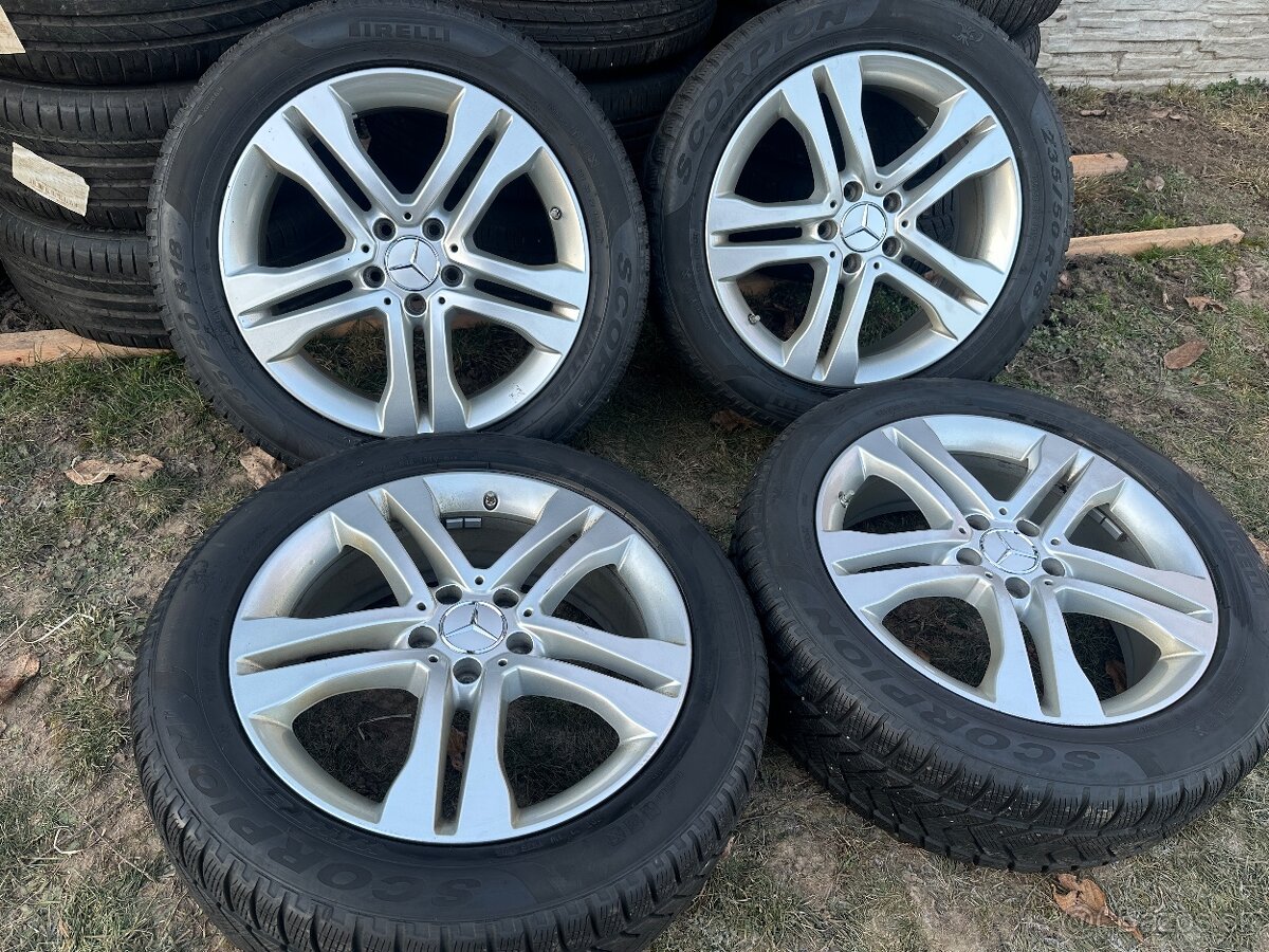 Mercedes benz GLA originál R18 - 4