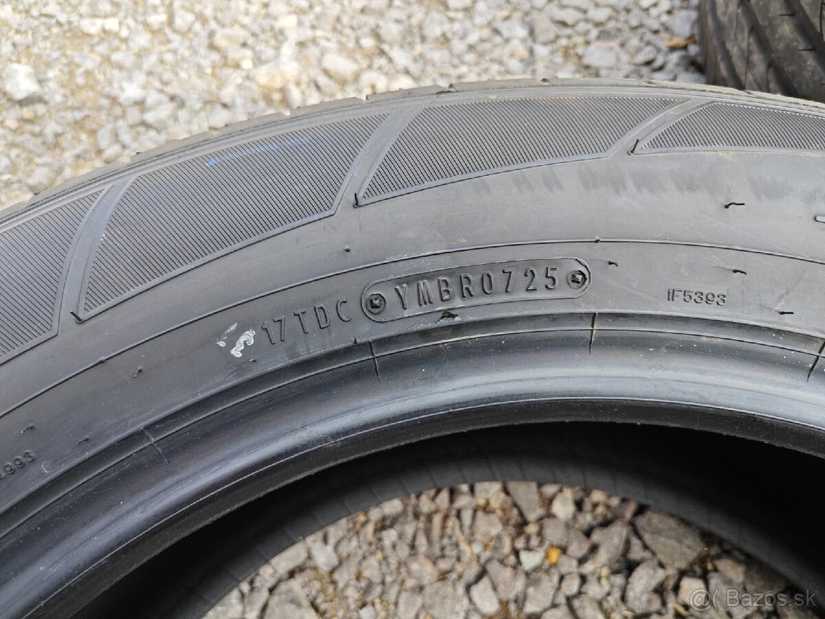 Pneu Dunlop 235/60 R18 - 4