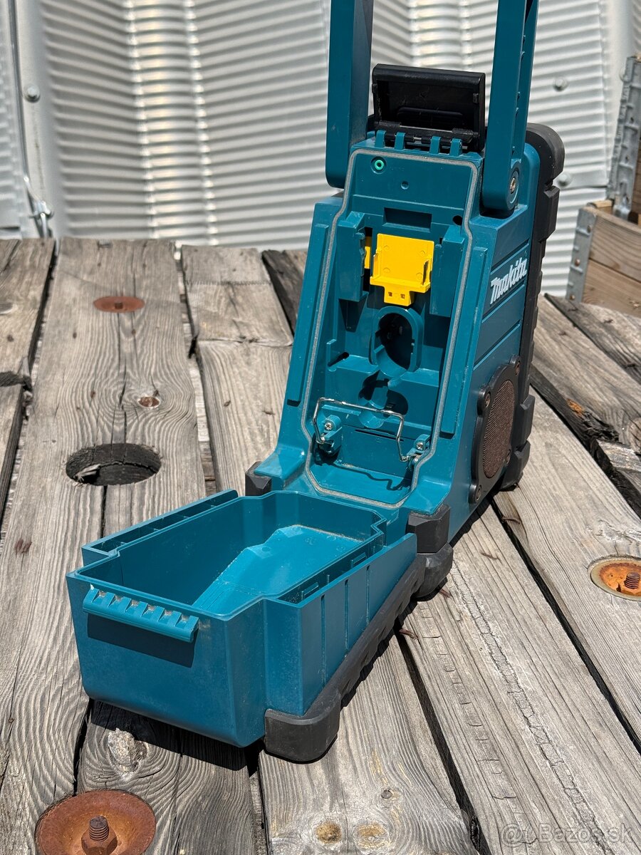 AKU rádio Makita - 4