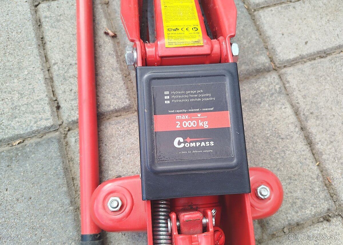 Hydraulický kolieskový zdvihák 2000kg - 4