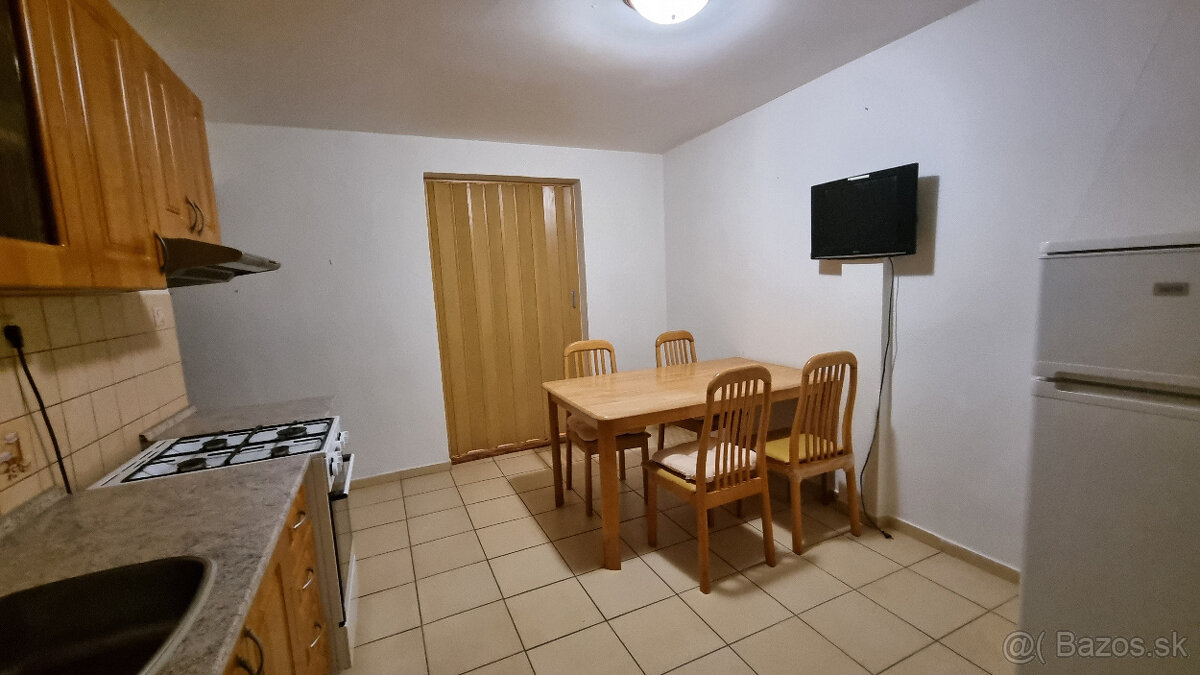 PRENÁJOM 2 IZBOVÝ TEHLOVÝ BYT S BALKÓNOM TRENĆÍN - 4