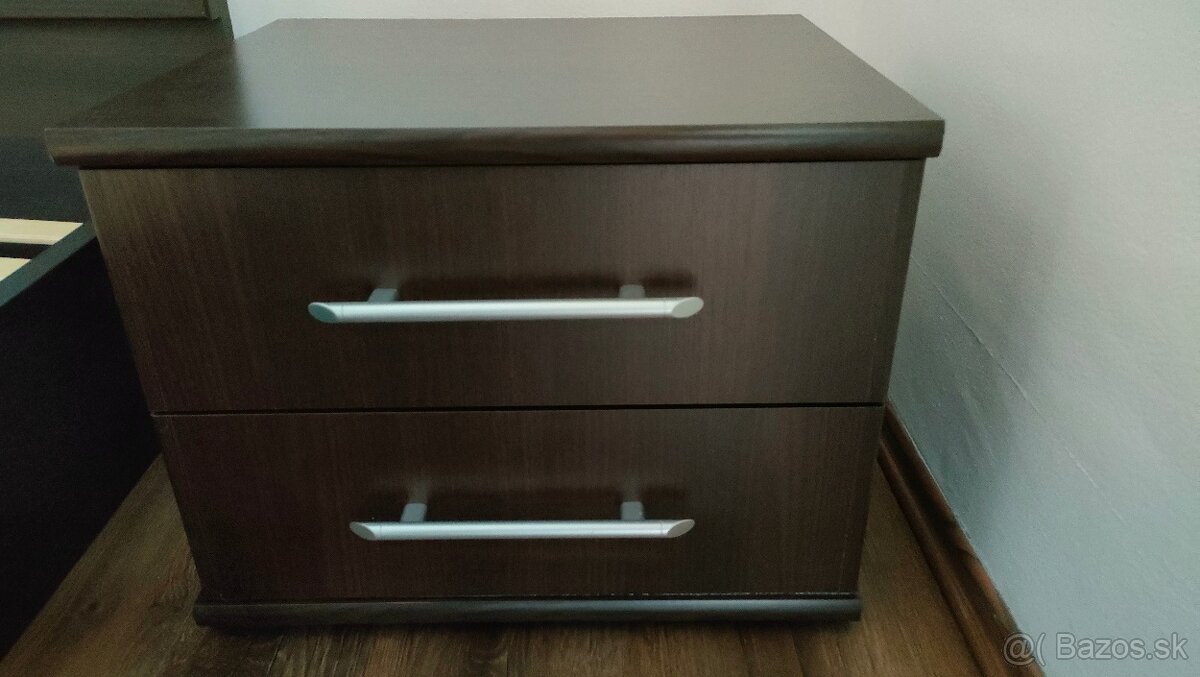 Manželka posteľ, nočné stolíky, komoda - 4