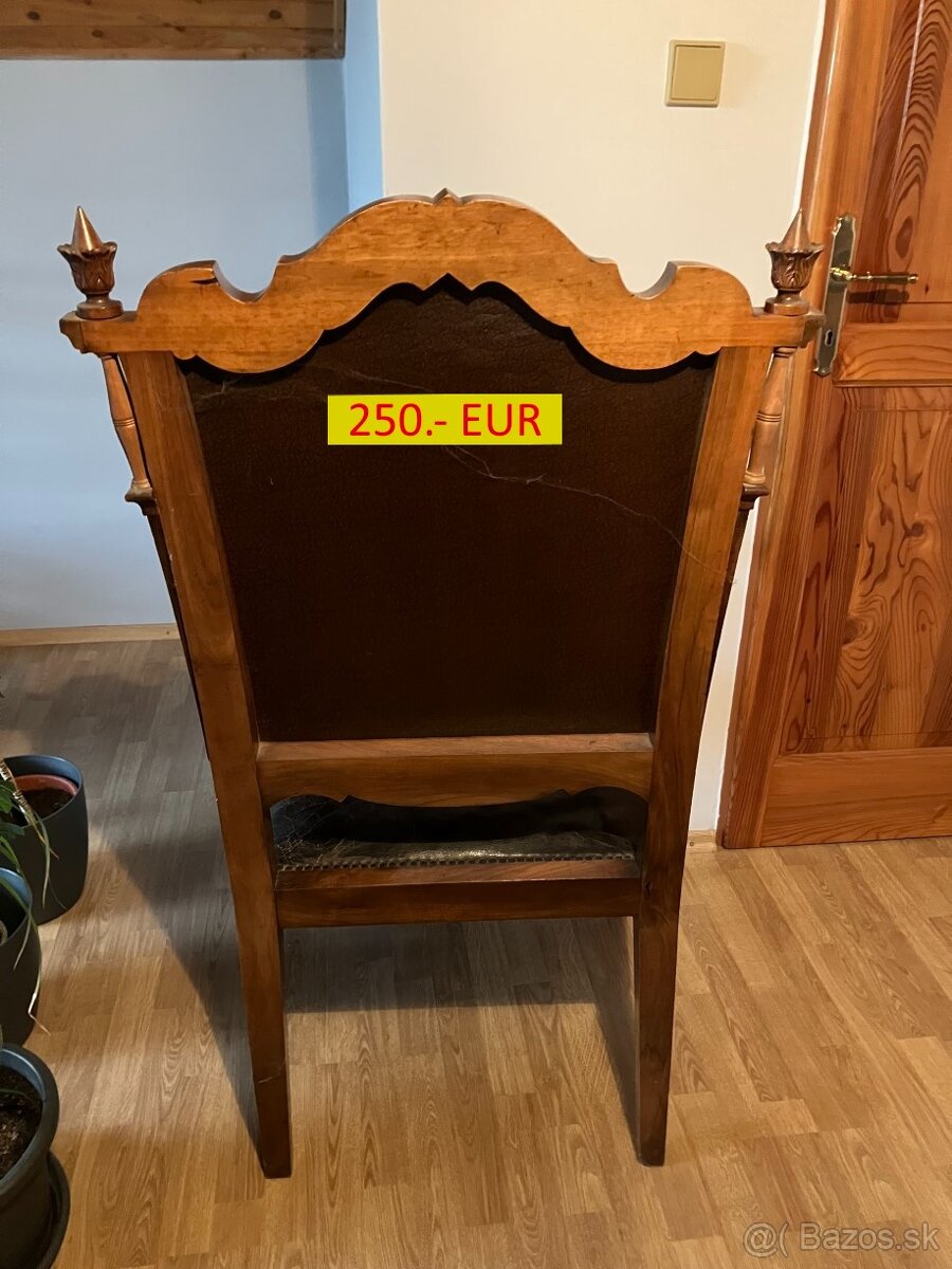 Vyrezávané 120 ročné kreslo - 4