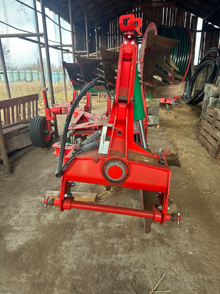 Predám pluh 4 radlicny - 4