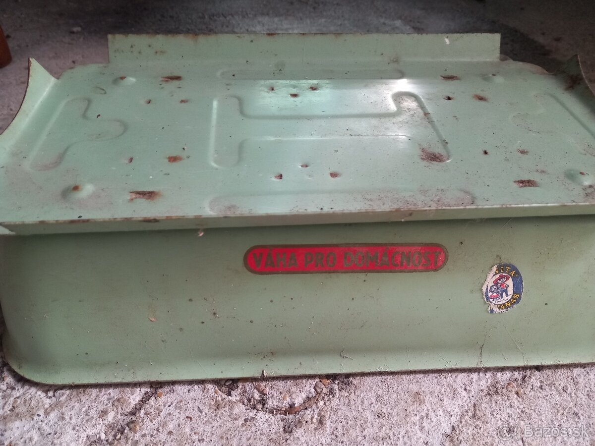 Starý svietnik a vaha - 4