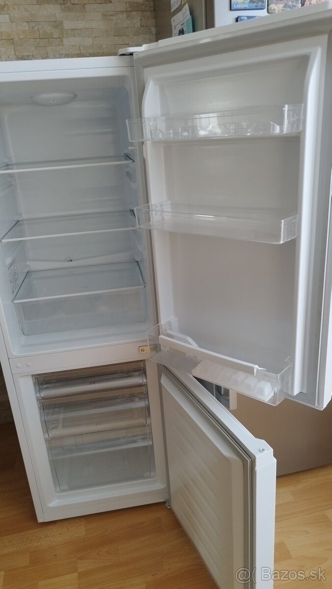 Chladnička s mrazničkou - 4