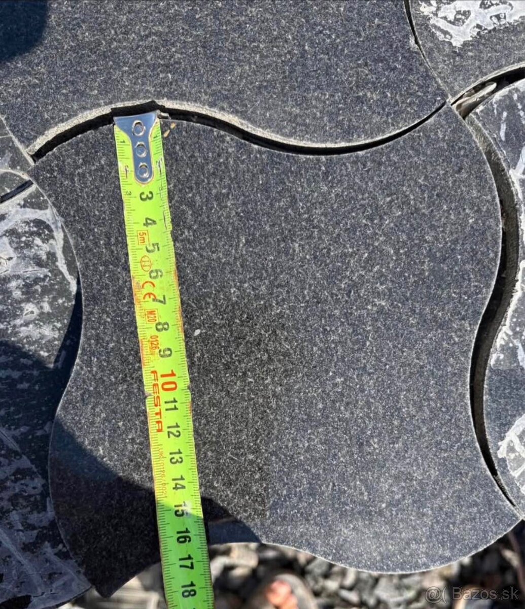 Čierna lesklá dlažba - 4