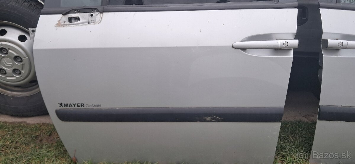 Peugeot 807, Citroen C8 - 4