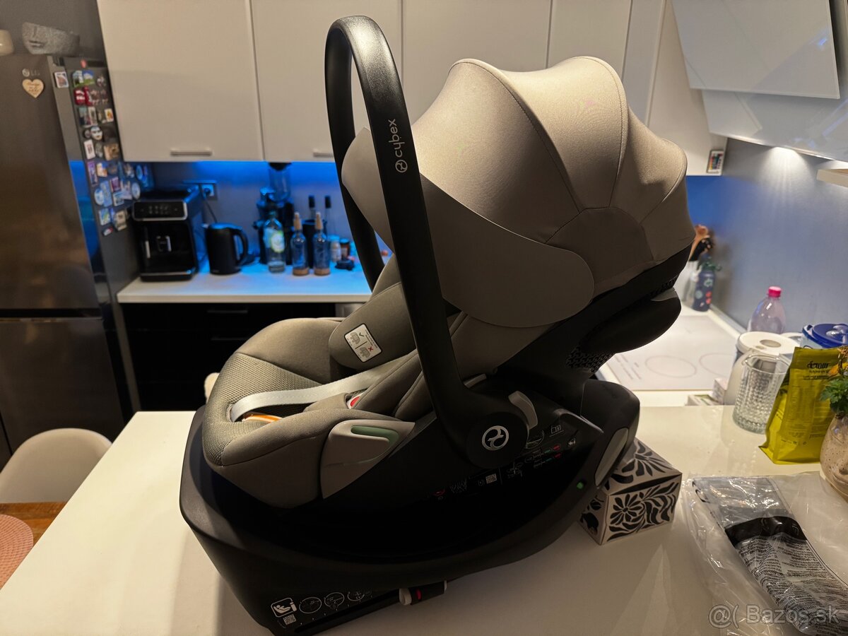 CYBEX Cloud G i-Size PLUS Lava Grey - 4