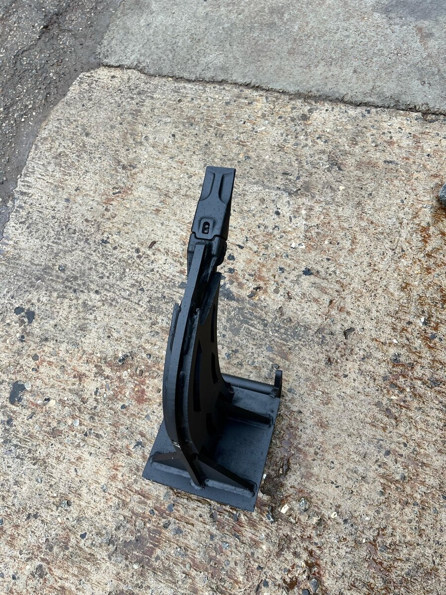 Ripper (trhaci zub ) na rypadlo minibager - 4