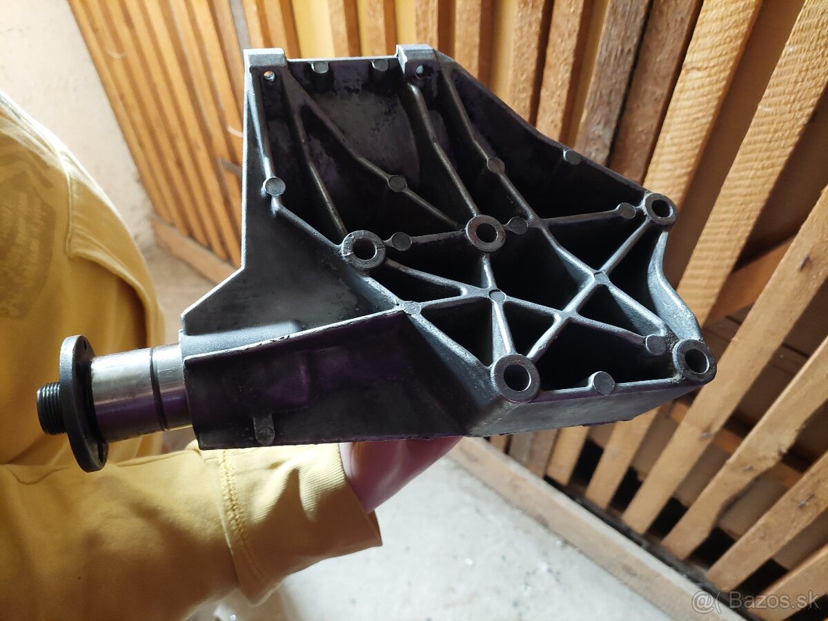 Hlinikovy kryt ložiska ventilátora - 4