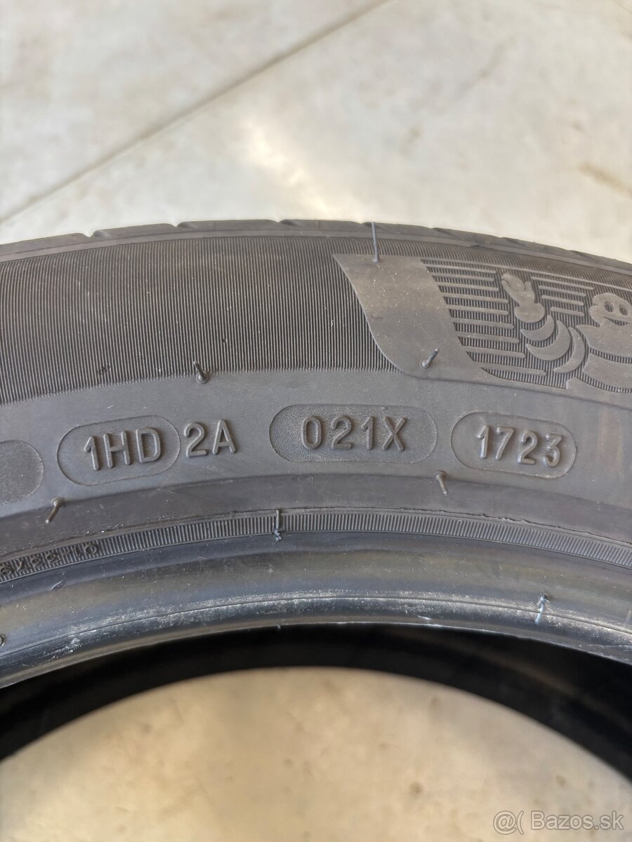 205/55R17 - 4