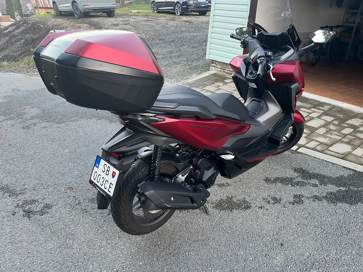 Honda Forza 125 rv 2021, 1391 km, cena 4000 - 4