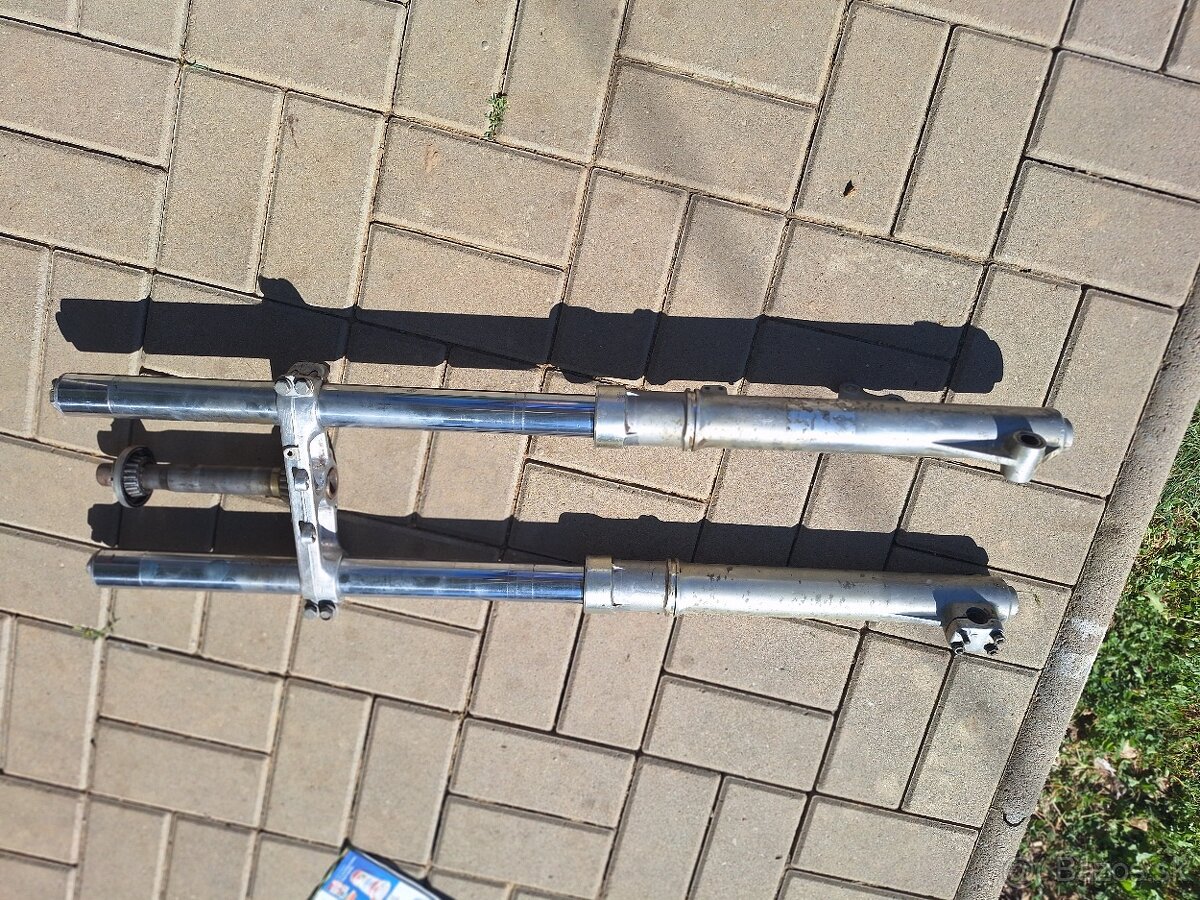 Predné tlmiče Yamaha XT 600. - 4