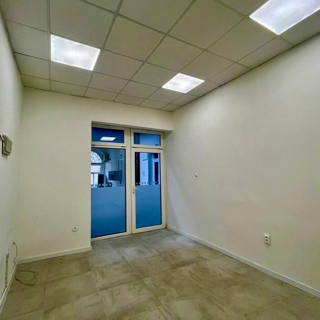 Kancelária v Átriu v centre mesta Levice - 4