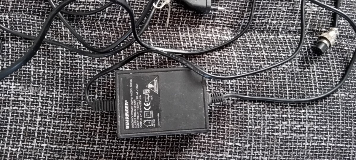 Mixpult Behringer - 4