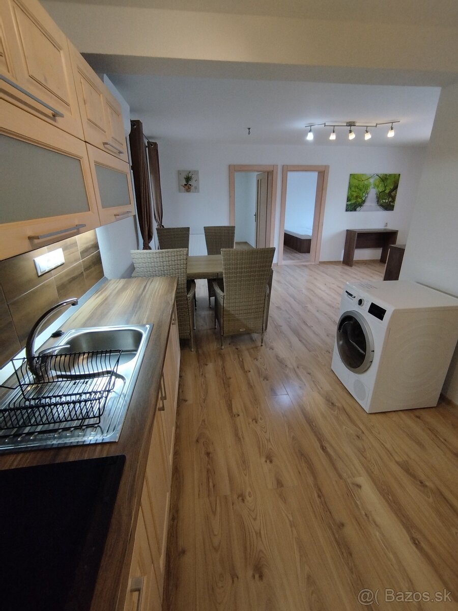 Prenájom pol-domu so záhradou v meste Prievidza - 4