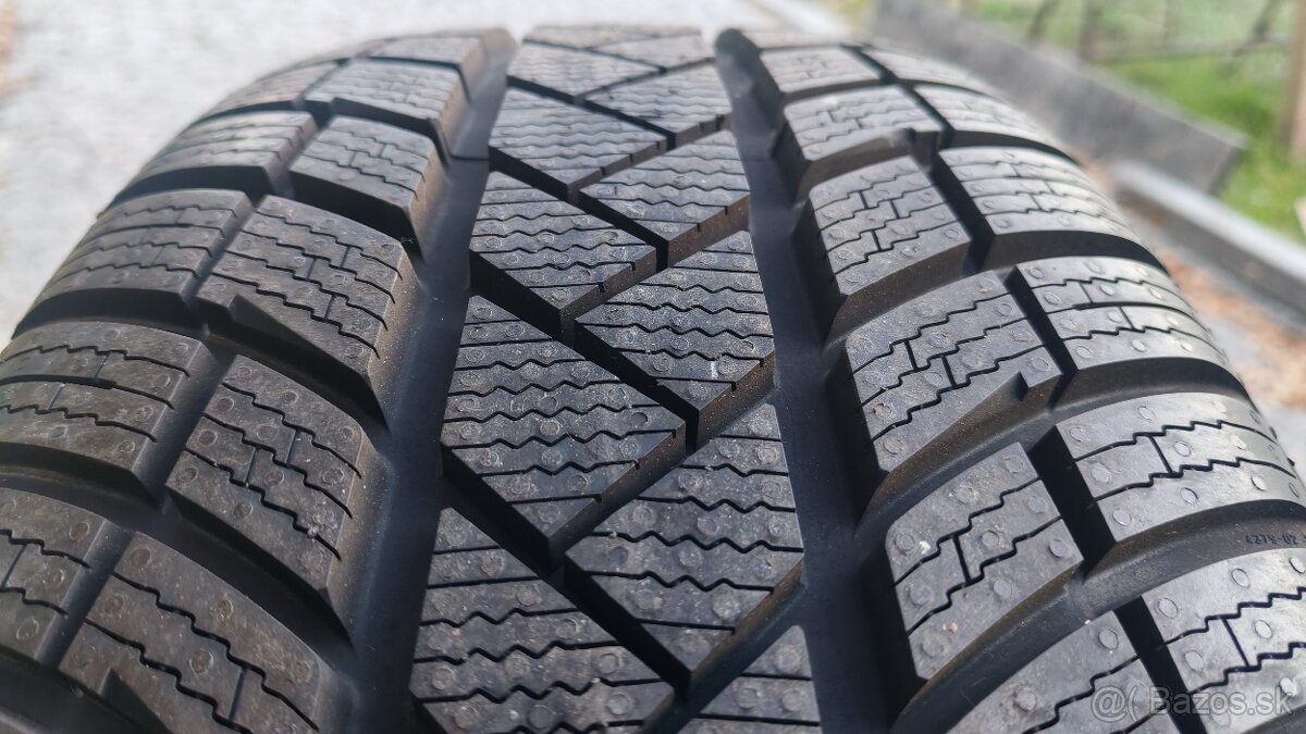 Zimné pneu 235/55 R19 --- VREDESTEIN - 4