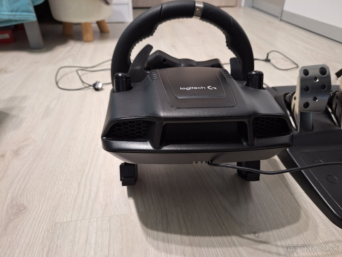 Logitech G920 Driving Force s pedálmi - 4