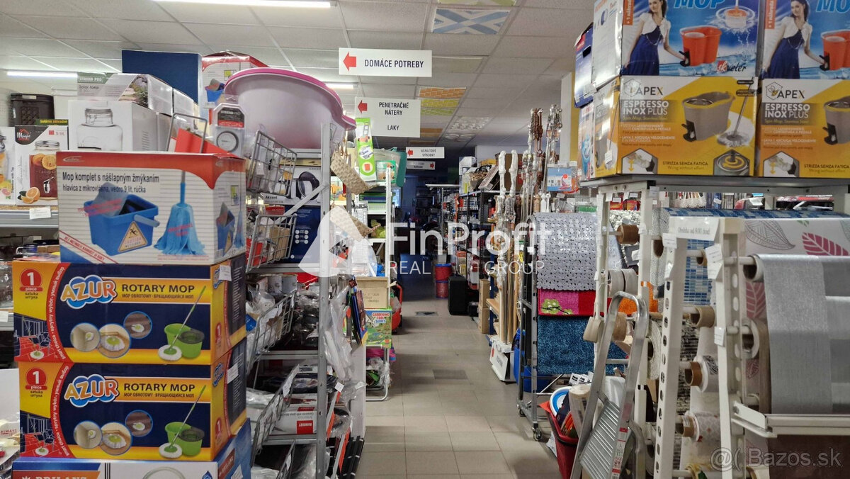 Na predaj veľký polyfunkčný obchodný priestor s rodinným dom - 4