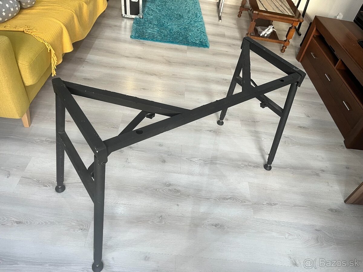 Nord C2D (Hammond klon) - 4