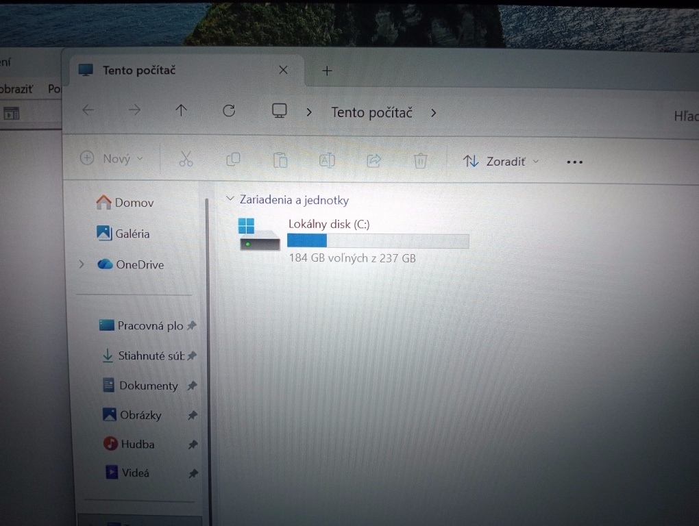 predám HP elitebook 840 g6 - Intel core i5 -8gb ram -ssd - 4