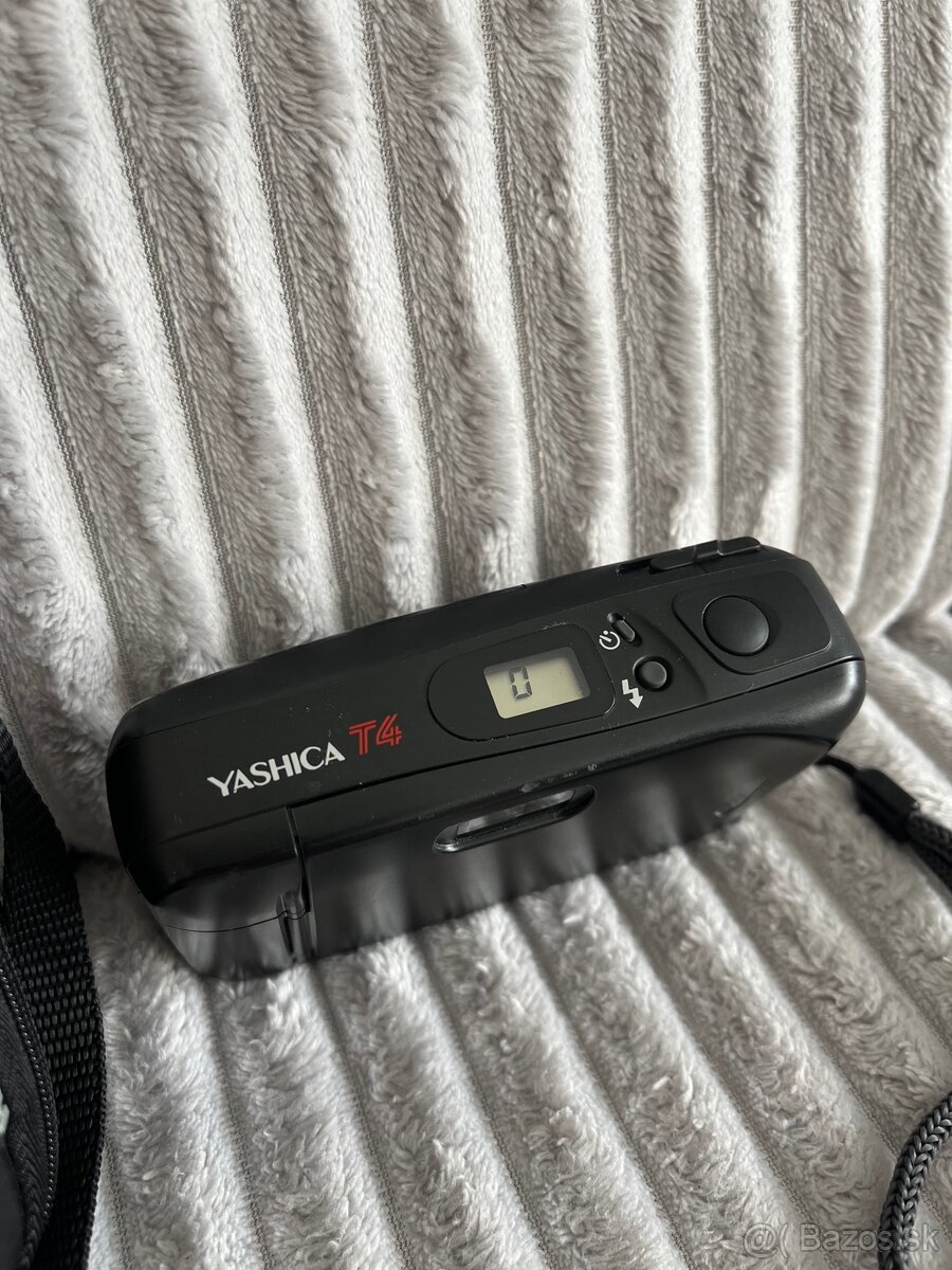 Yashica T4 - 4