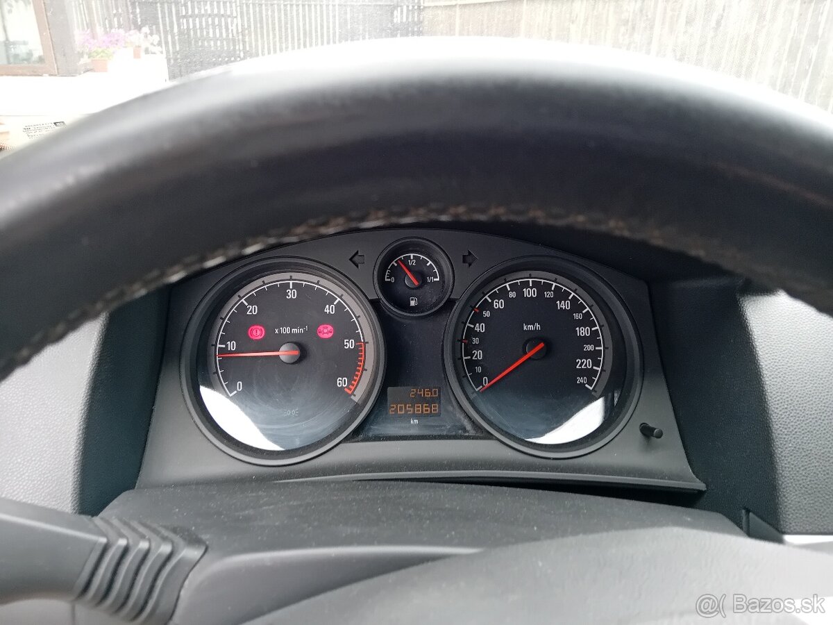 Opel Astra H 1.7CDTI - 4