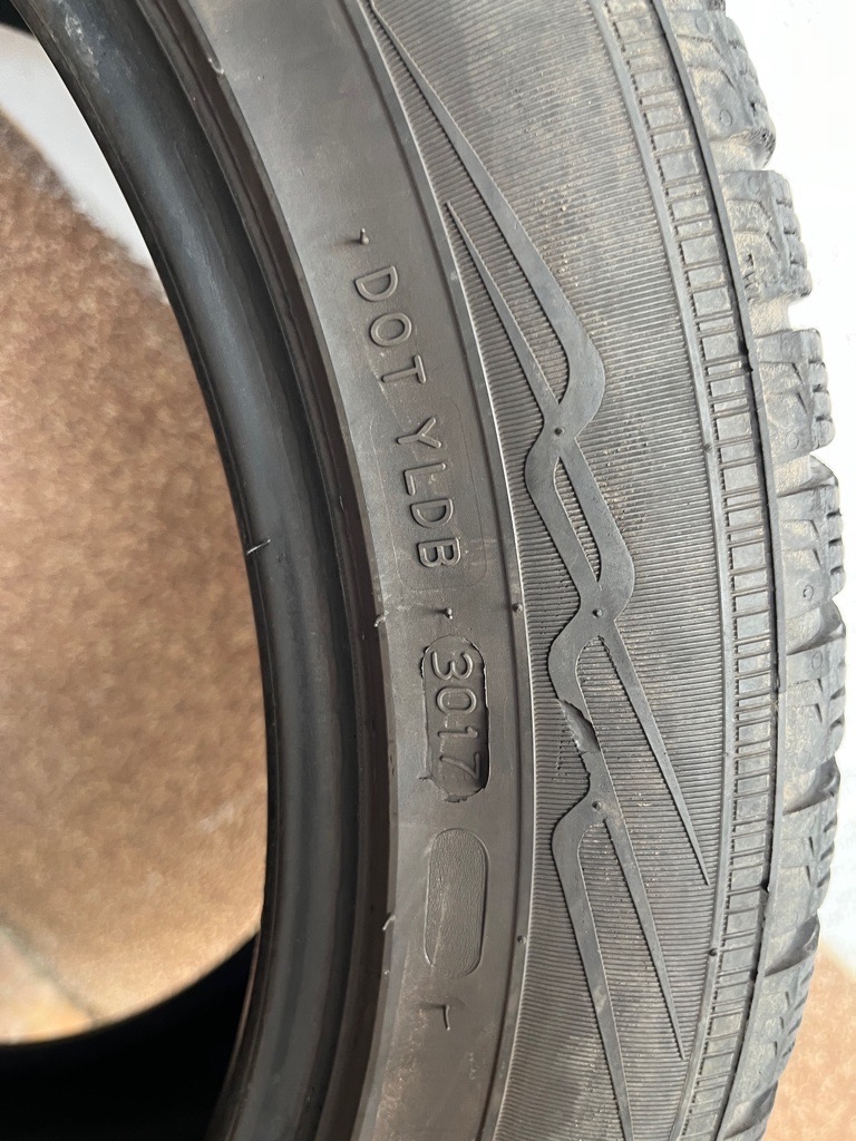 Zimna nokian 245 45 17 - 4