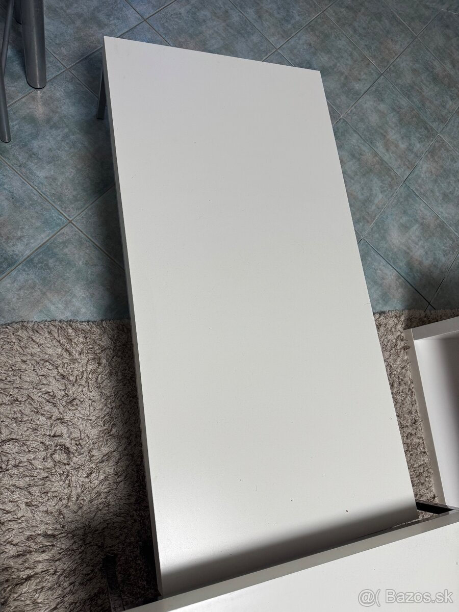 KONFERENČNÝ STOLÍK - 4