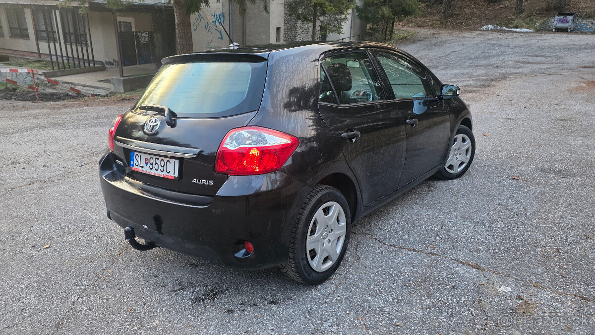 Toyota auris 2012 - 4