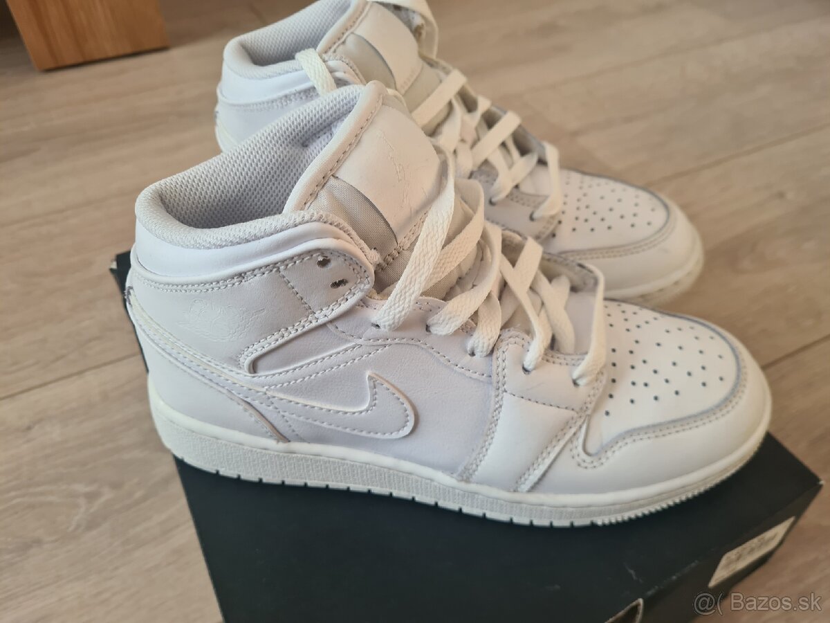 Nike Air Jordan 1 - 4