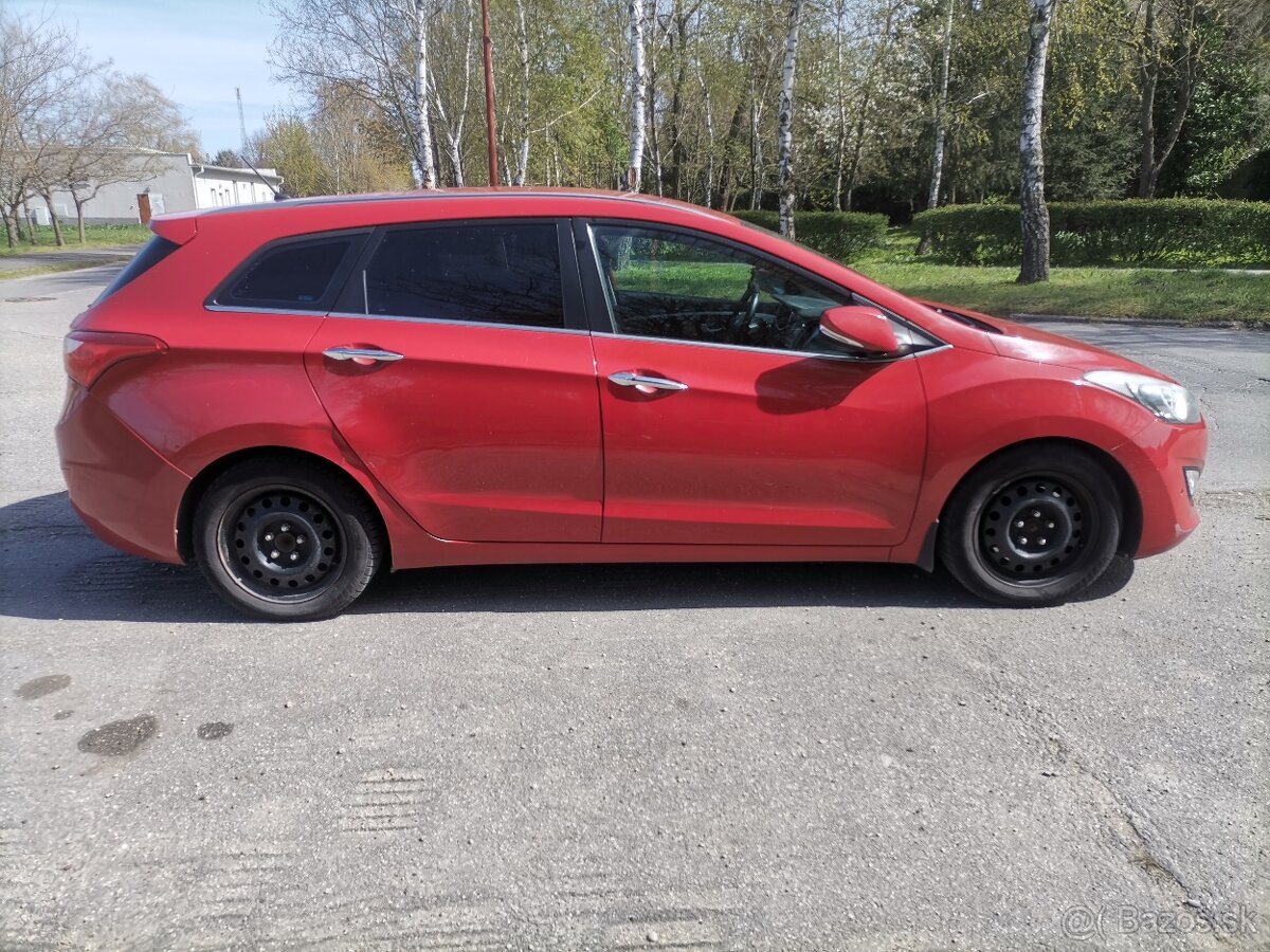 Hyundai i30 Combi , EK/STK do 02/2028 - 4