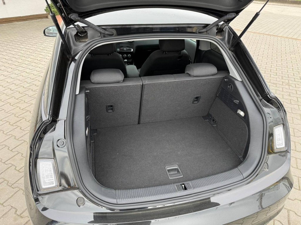 Audi A1 Coupe 1.4 TDI 66kw M5 2016 - 4