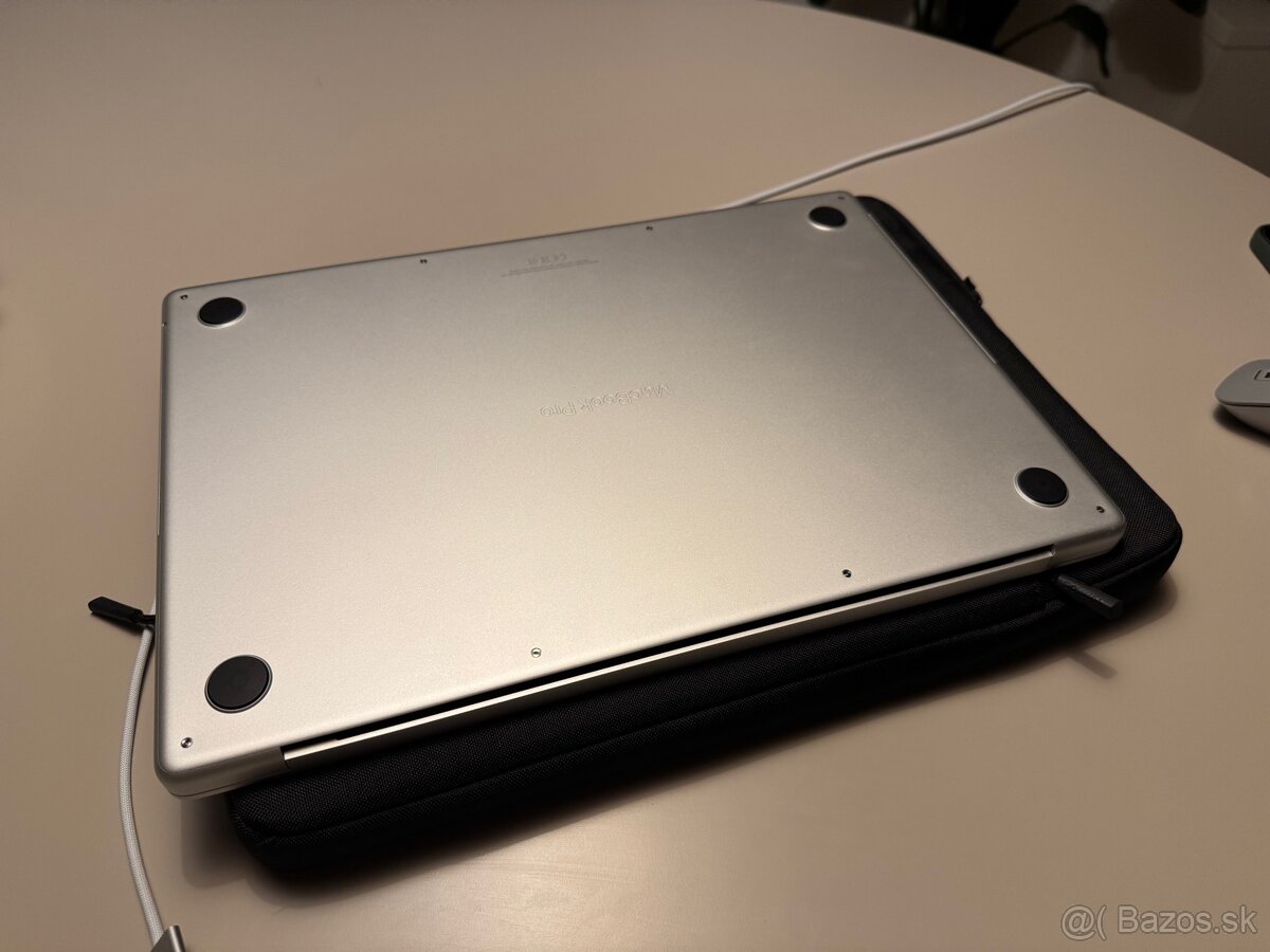  MacBook Pro 16” M1 Pro Silver (2021) - 4