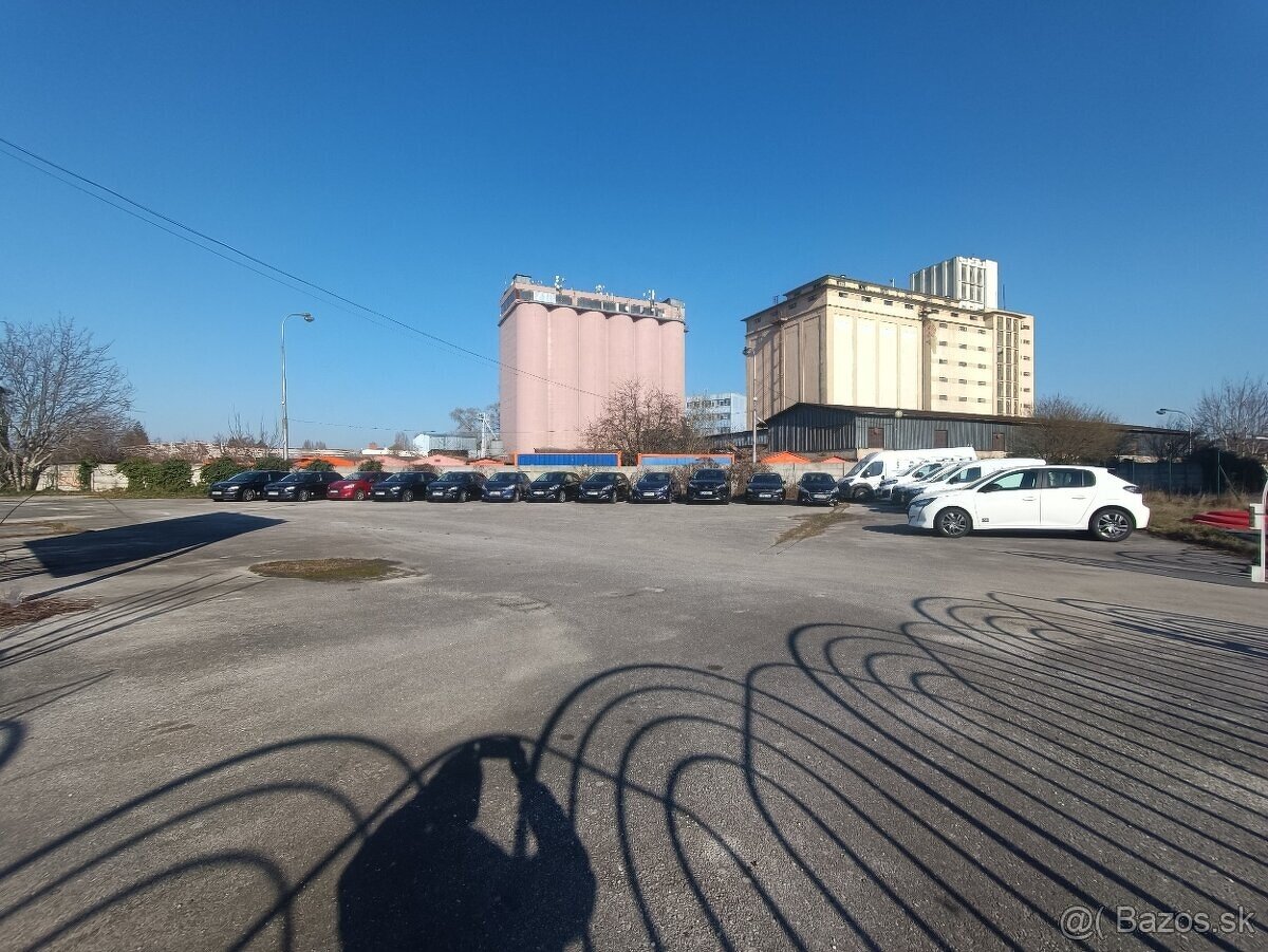 Prenájom pozemku 1152m2 + 8000m2 v Piešťanoch - 4