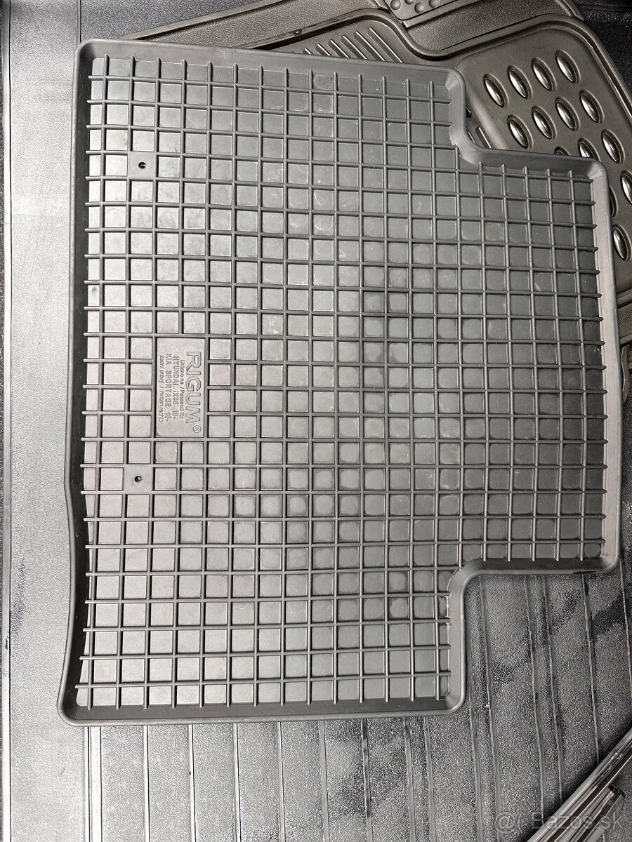 stierace, rohoze z golf 5 2009 combi, Servisna knizka pre go - 4