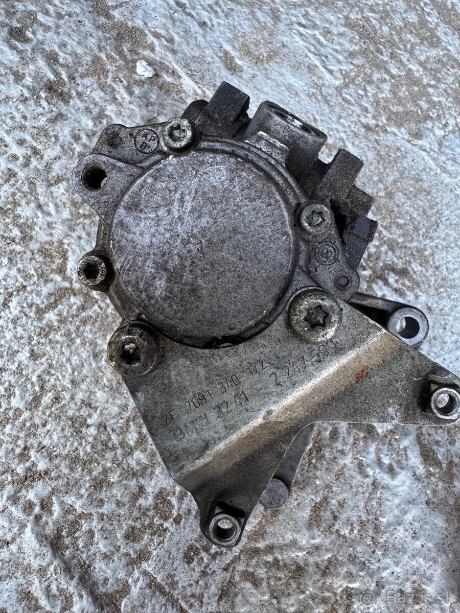 Servočerpadlo BMW 5 E39 - 4