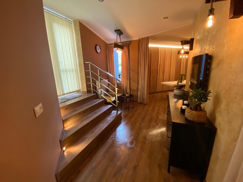 Odstúpim salón - 4