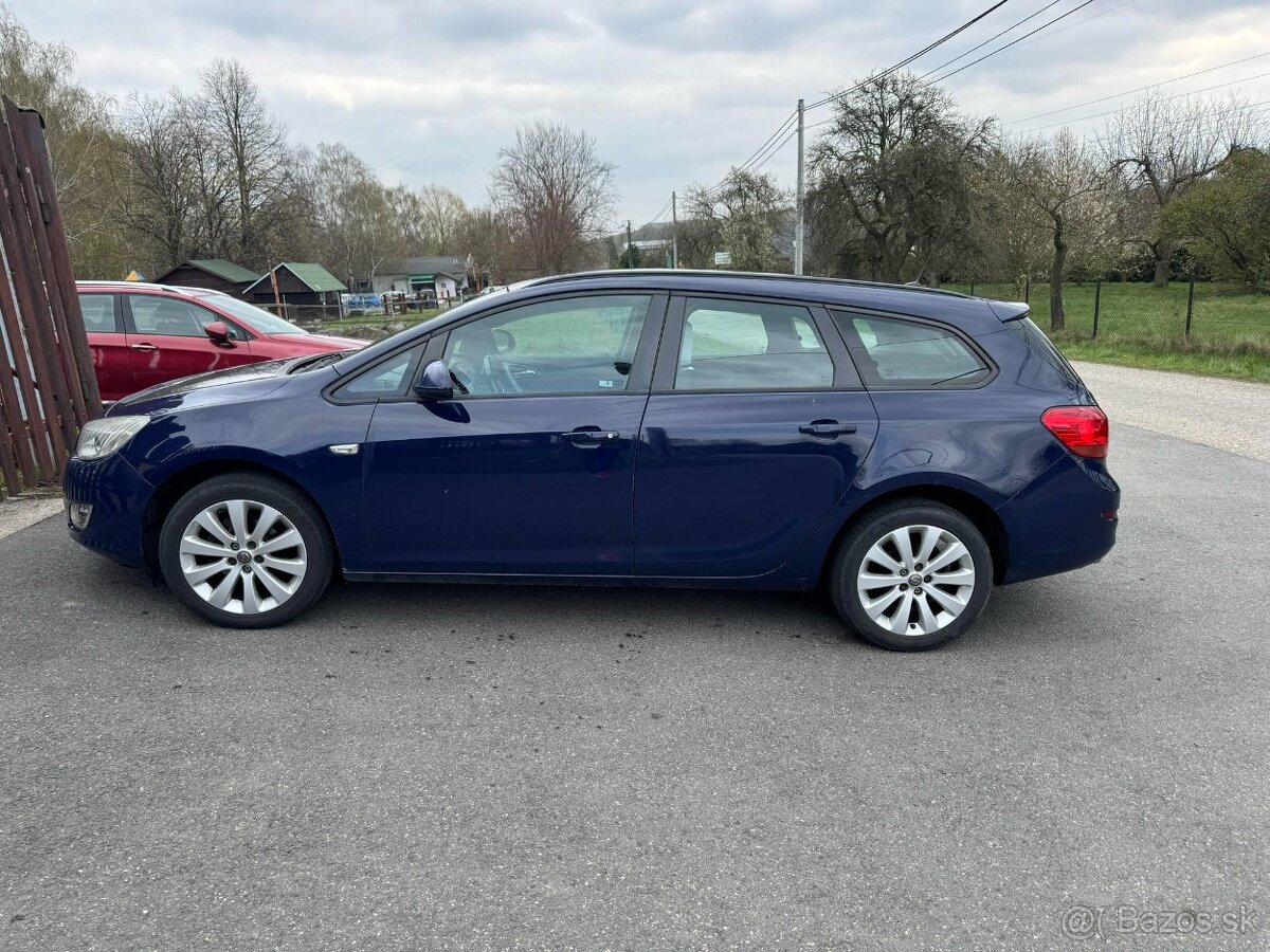 Opel Astra karavan 1.4 turbo RV: 2011 - 4