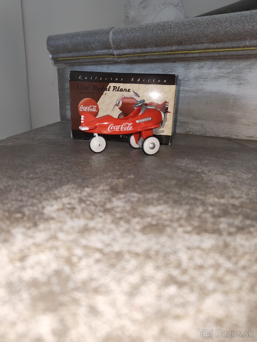 Coca cola pedal plane - 4