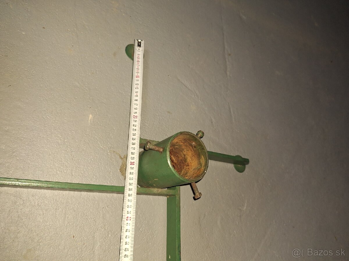 Predám stojan na vianocny stromcek. - 4