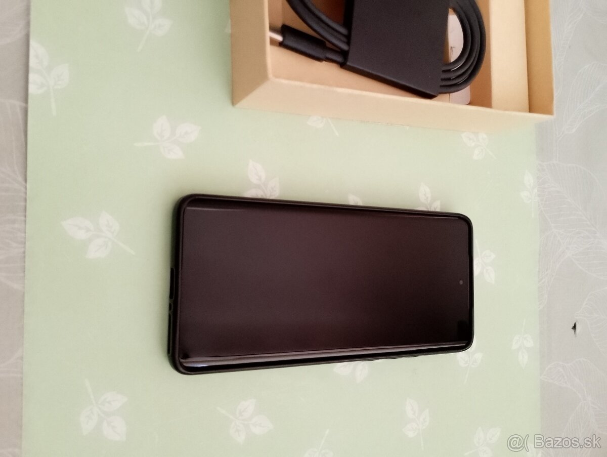 Moto Edge 40 Neo. 12gb/256gb - 4