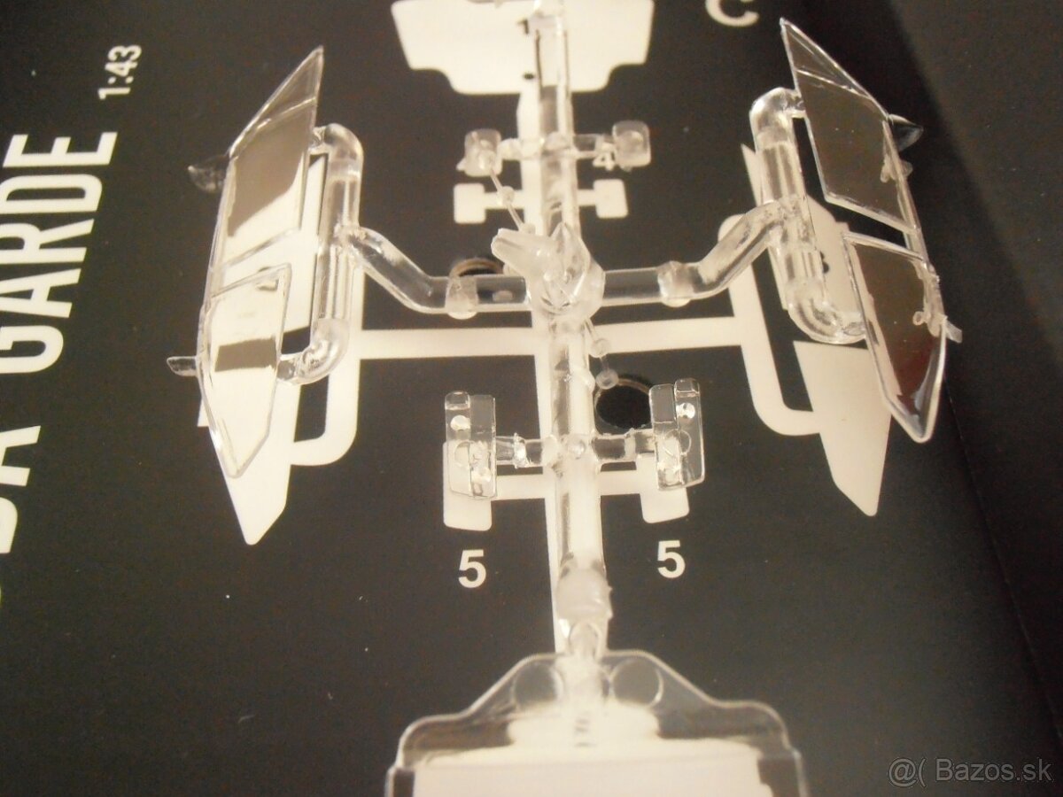 Škoda Garde 1/43 stavebnica - 4
