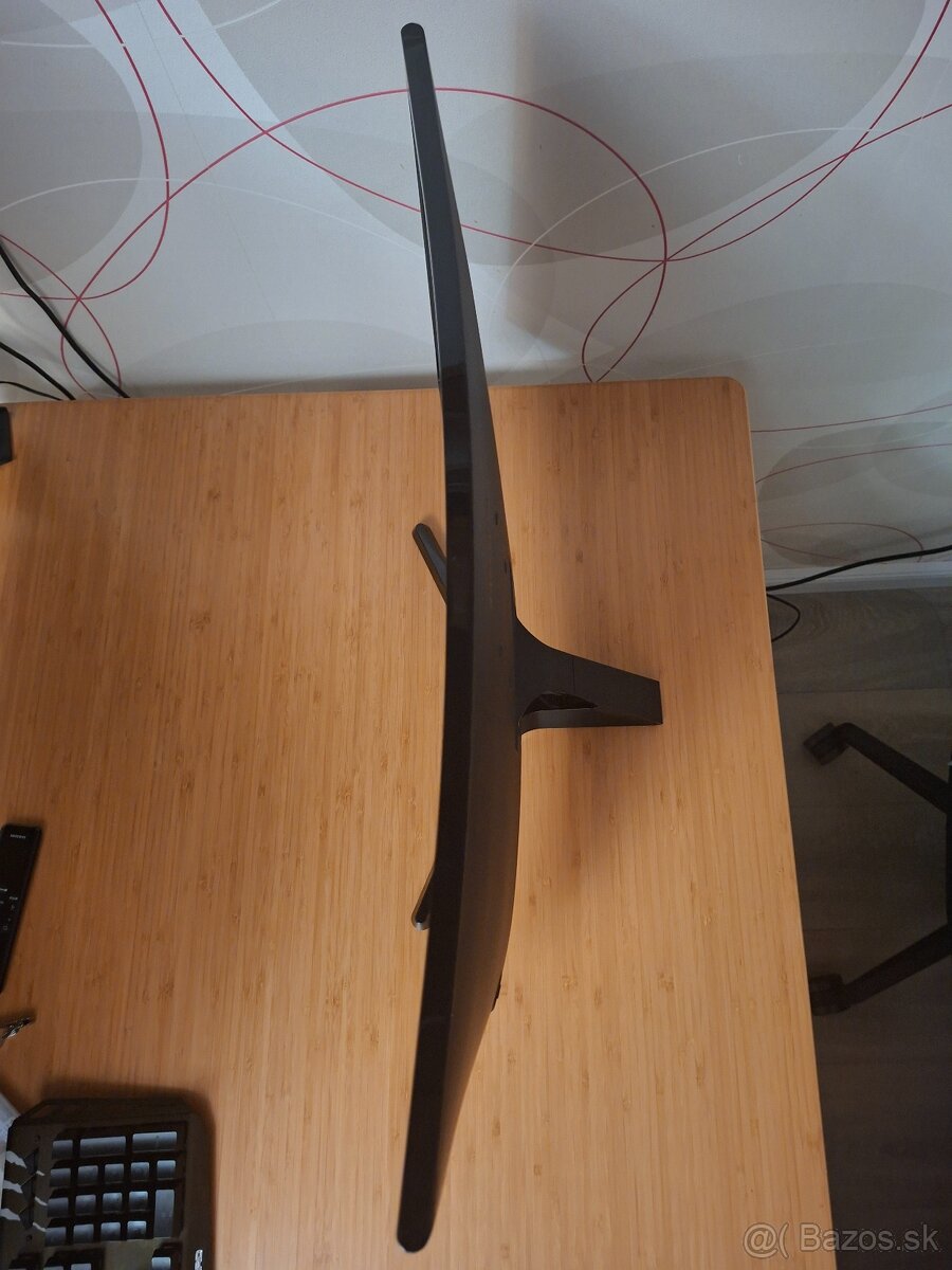 Samsung C24F396FH 24" Full HD monitor - zakrivený - 4