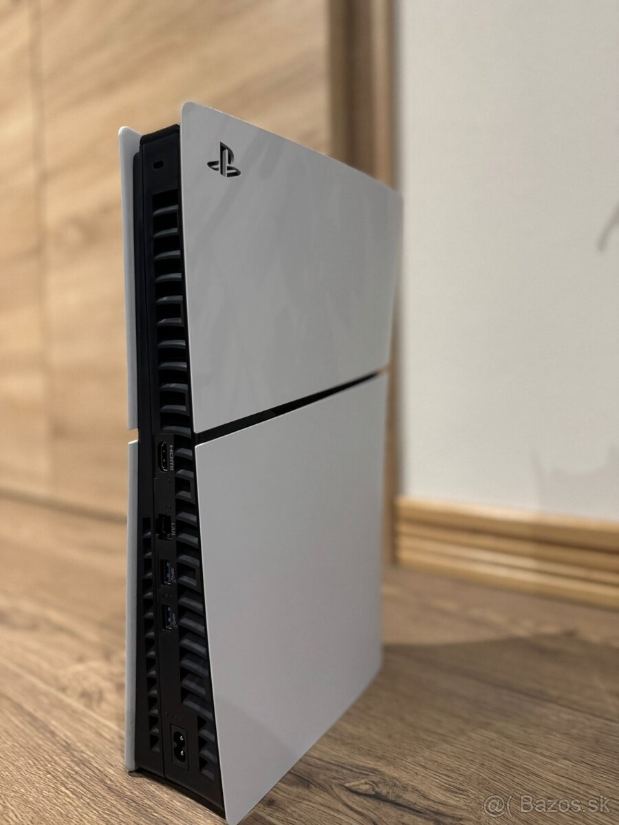 PlayStation 5 Slim 1TB (mechanika) + 2x DualSense - 4