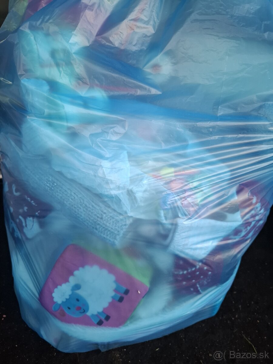 Darujem hračky + oblečenie - 4