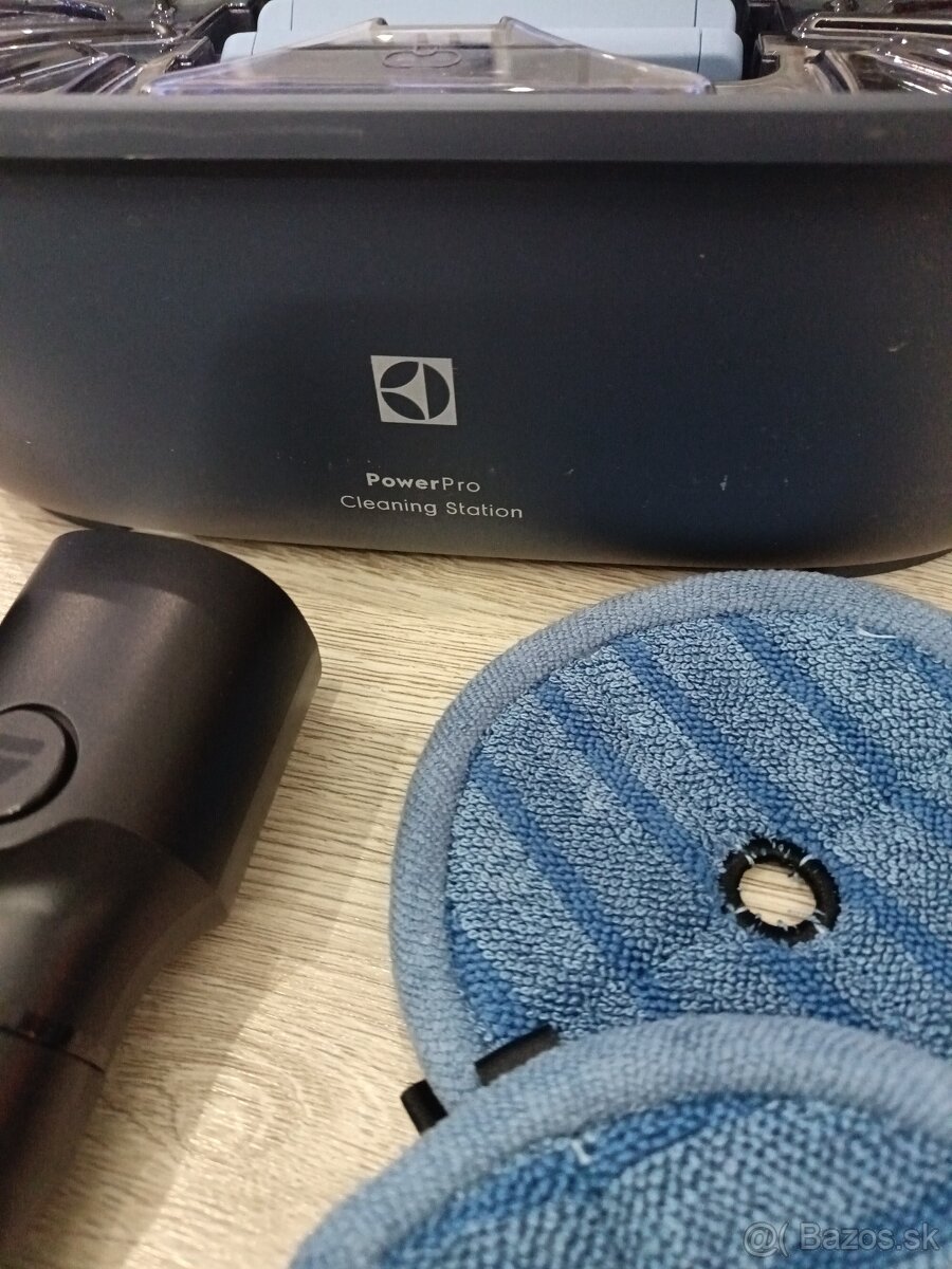 Predám tycovy vysávač ELEKTROLUX..... - 4